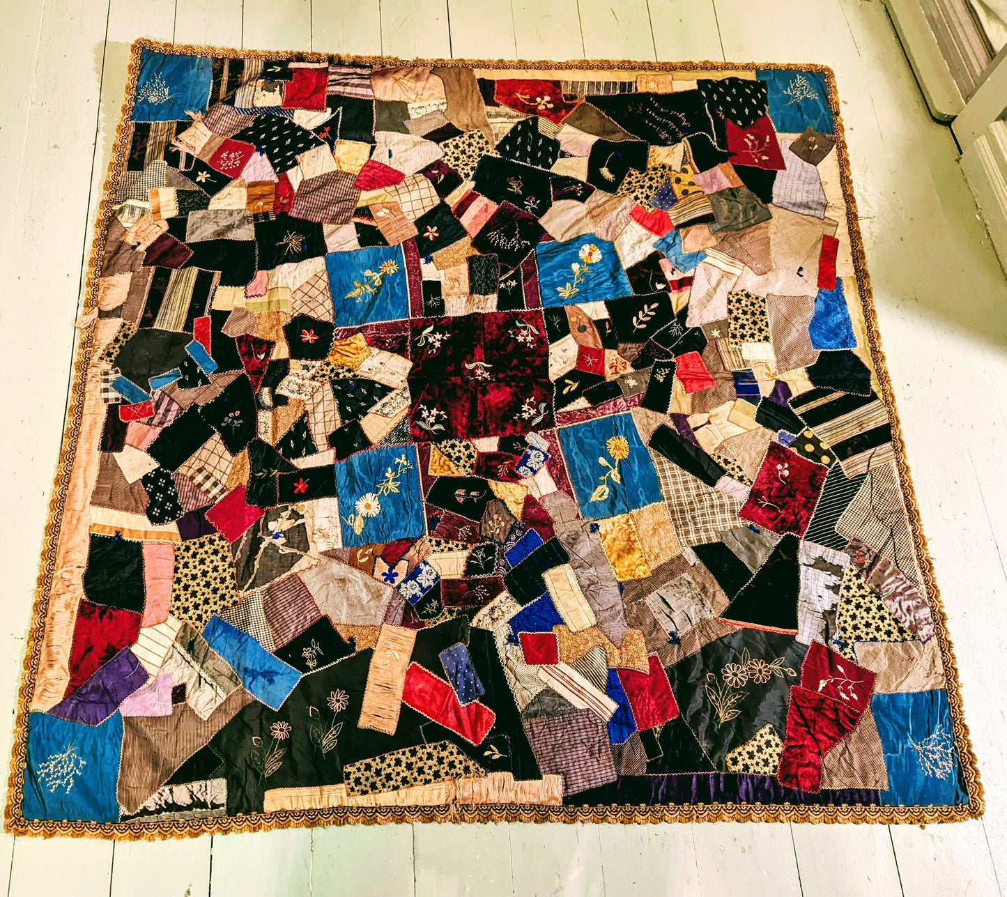 Very rare Victorian crazy pattern patchwork throw